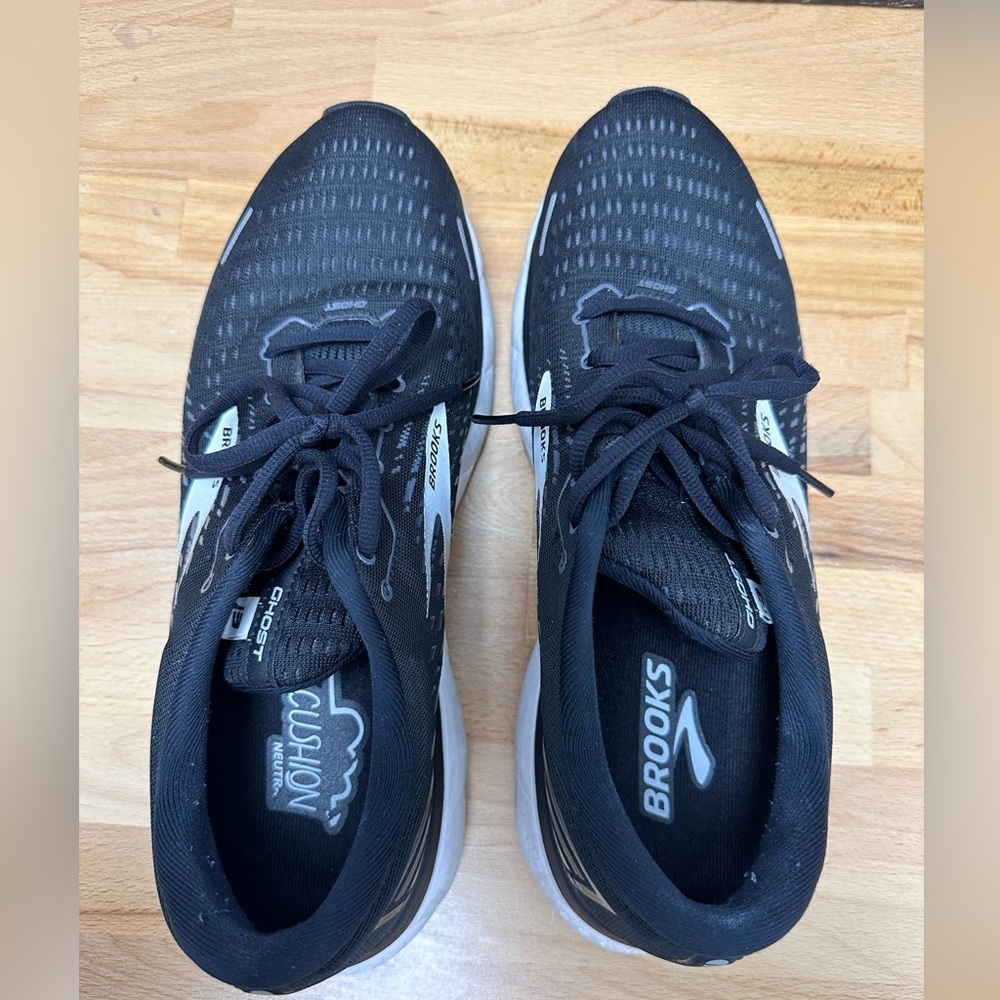 Men’s Brooks Ghosts 13 size 10.5